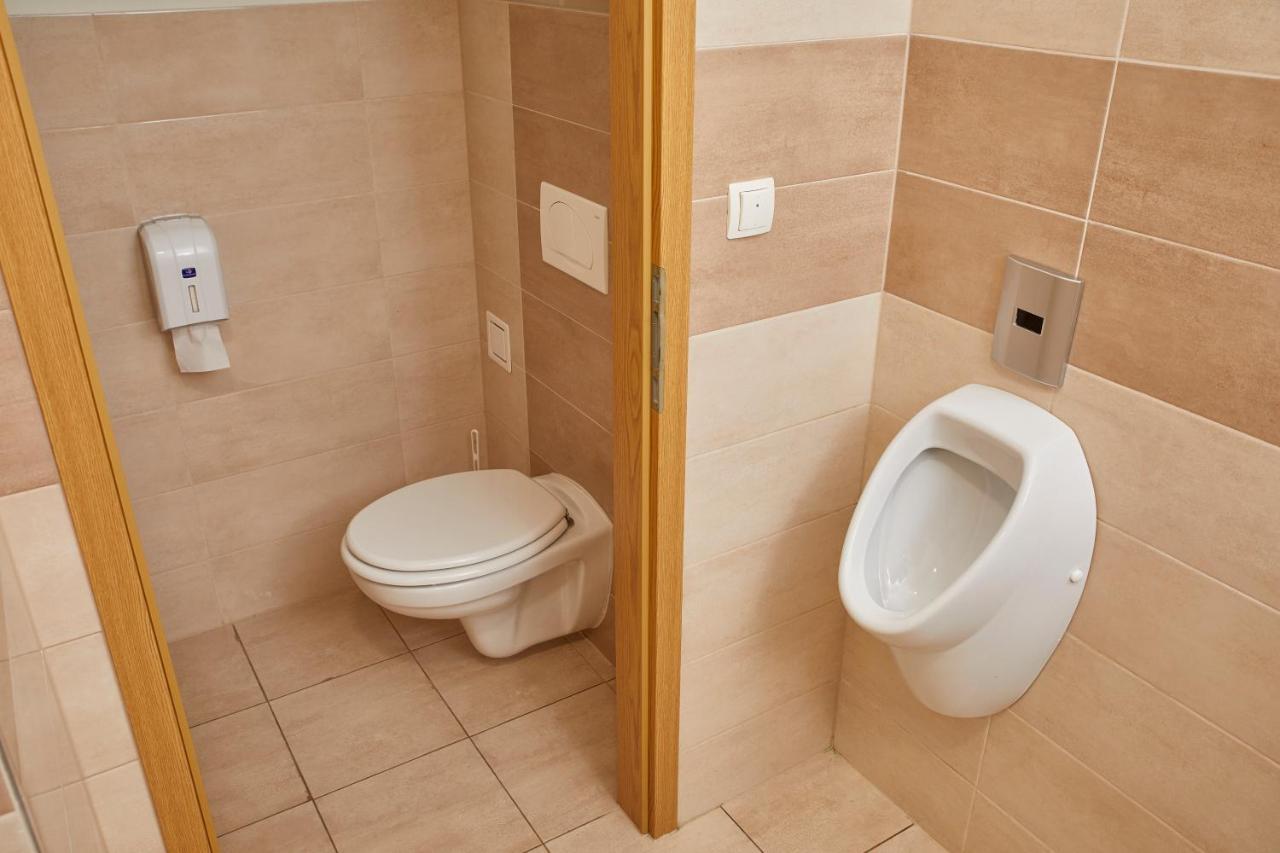 Hostel Delalut Ravne na Koroskem Экстерьер фото