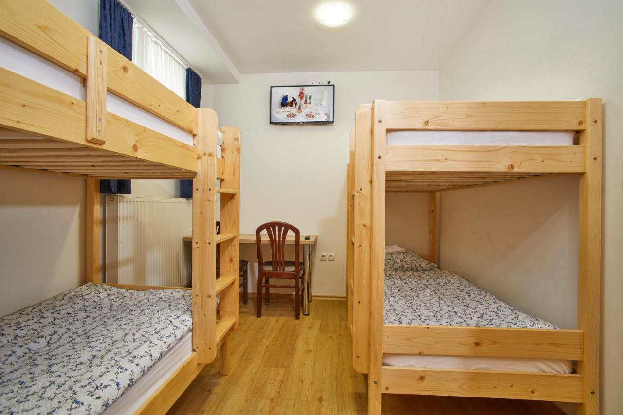 Hostel Delalut Ravne na Koroskem Экстерьер фото